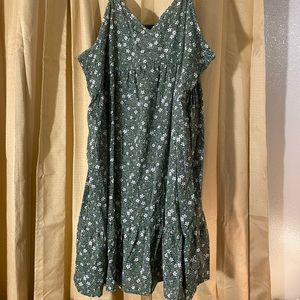 SHEIN DRESS NEVER WORN size 3x light weight green with white flowers